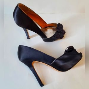 BADGLEY MISCHKA Satin open toe embellish black heels. SIZE 8.5